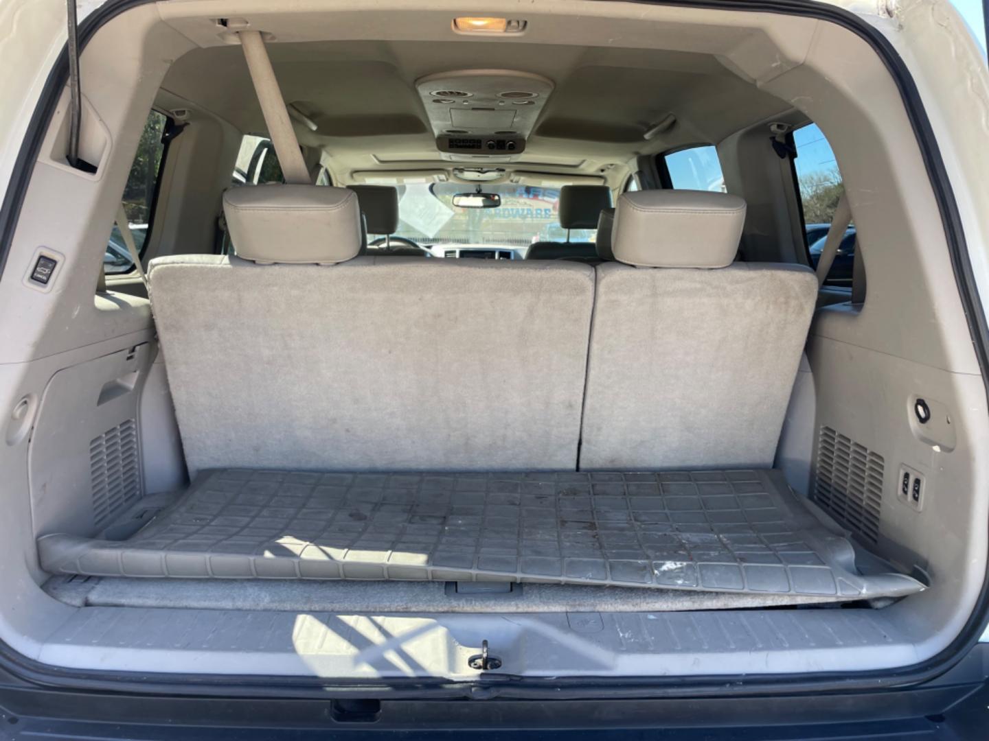 2008 WHITE INFINITI QX56 BASE (5N3AA08D18N) with an 5.6L engine, Automatic transmission, located at 5103 Dorchester Rd., Charleston, SC, 29418-5607, (843) 767-1122, 36.245171, -115.228050 - Photo#14